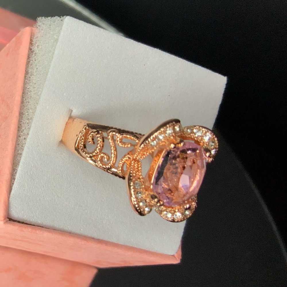 Light Pink Morganite colored Rhinestone in Rose Goldtone Size 9 - Picture 3 of 4